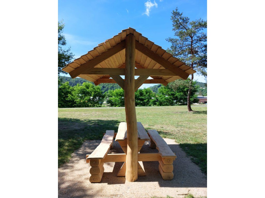 Turistický přístřešek akát použití park les