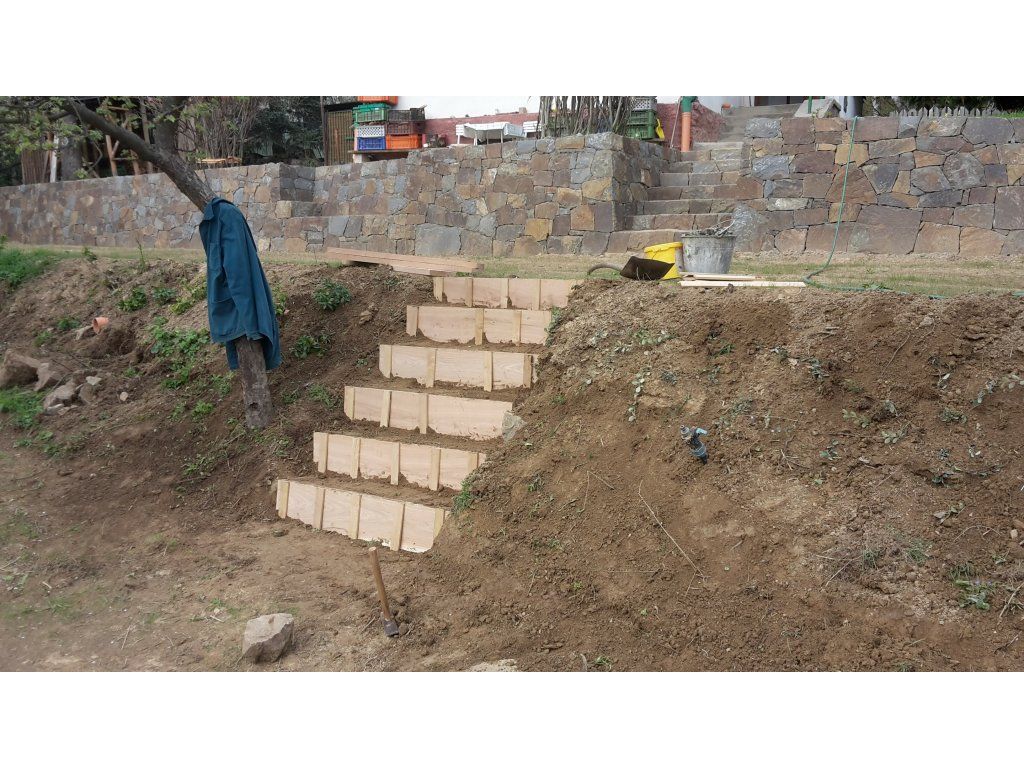 Akátové schody z fošen