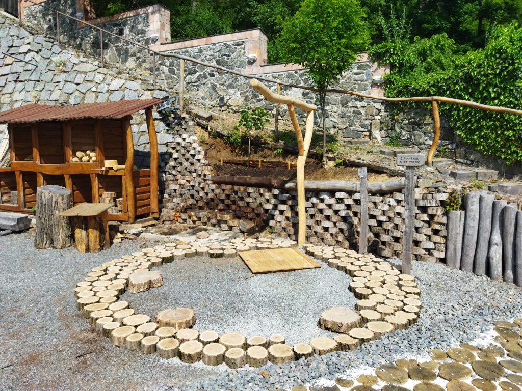 Akátová špalíková dlažba přírodní