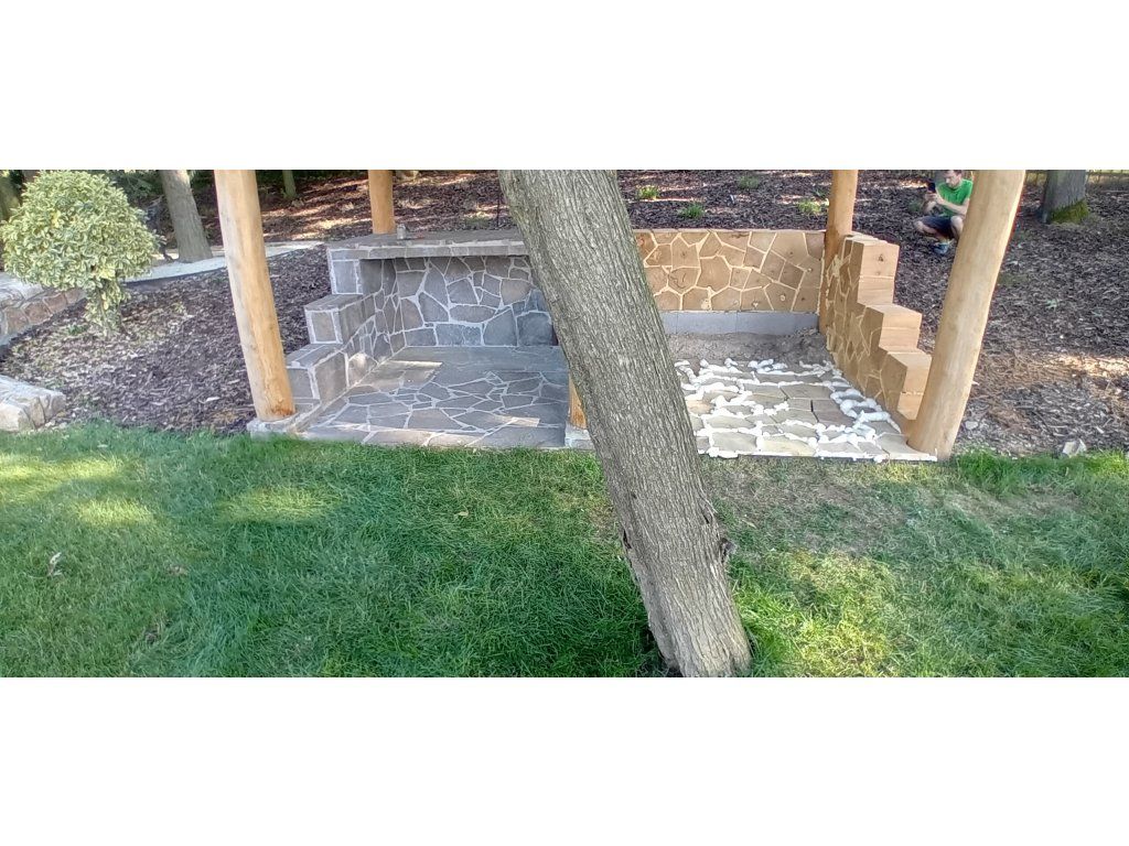 Použití špalíkové dlažby zahrada terasa