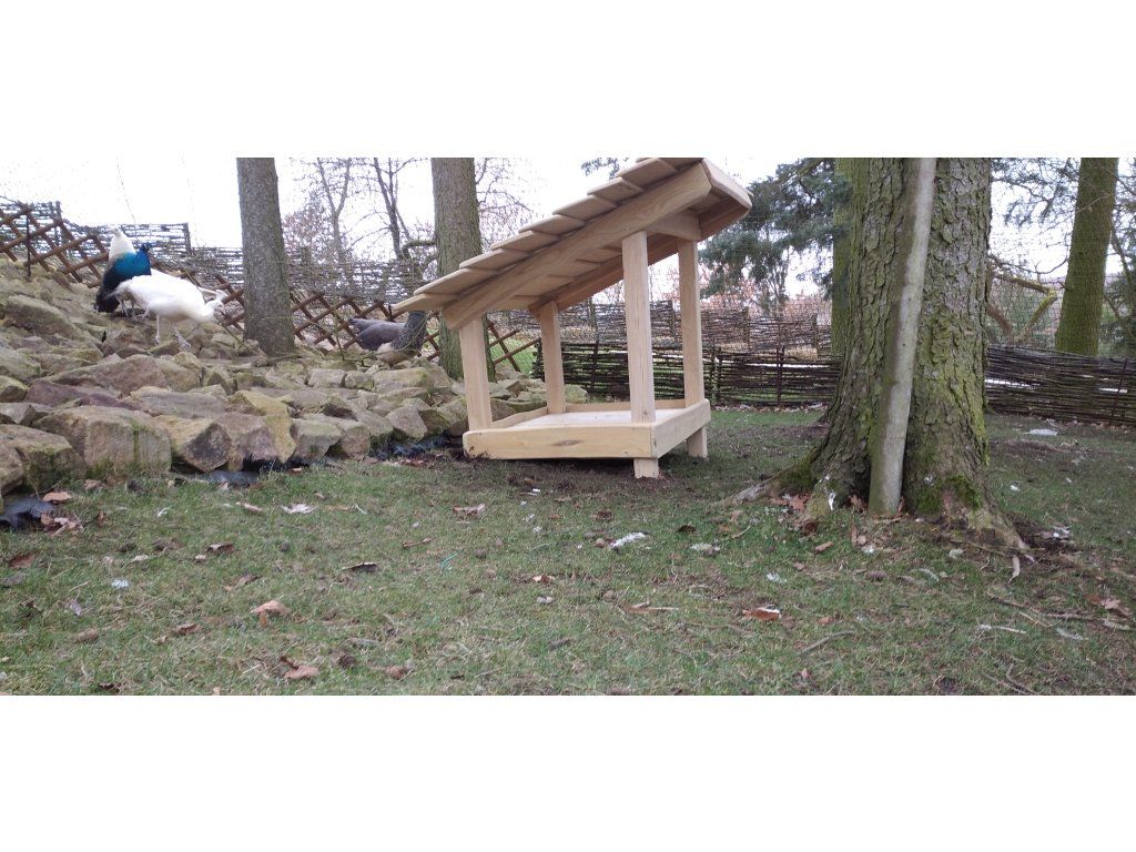 Detail akátového krmítka konstrukce