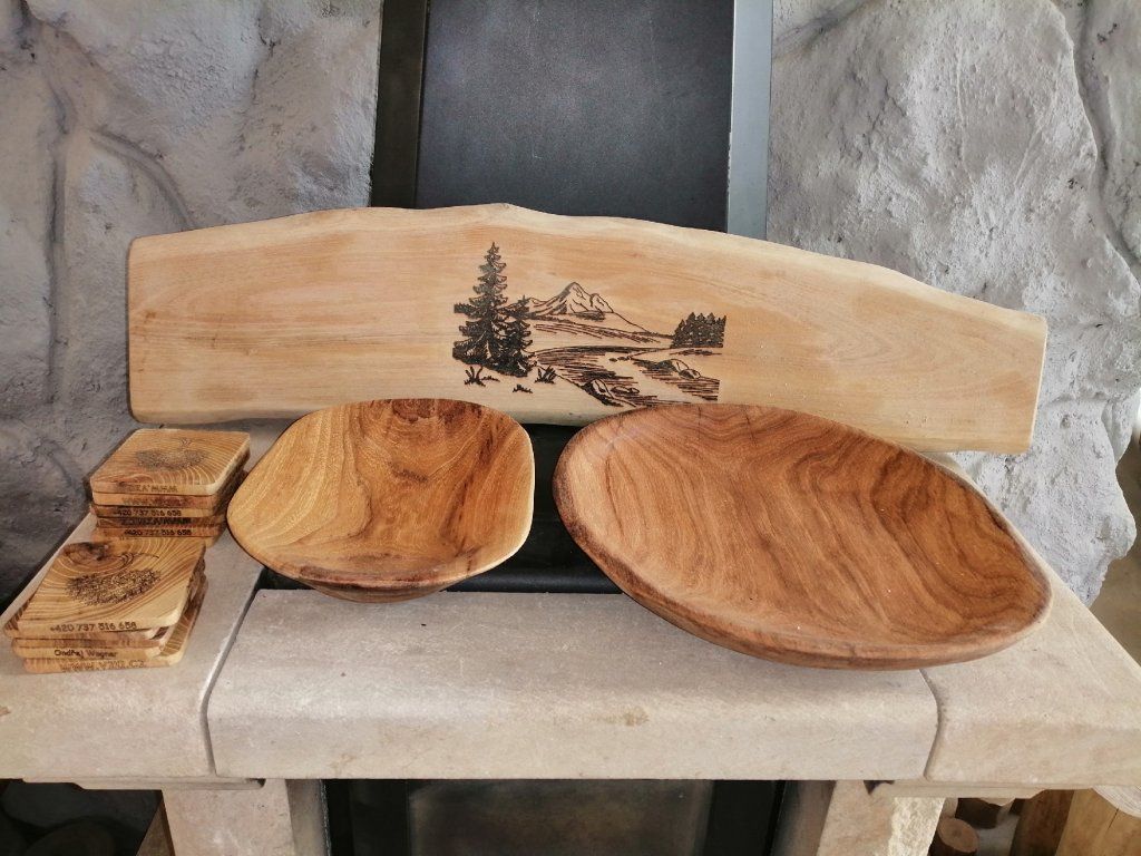 Detail akátové misky struktura dřeva