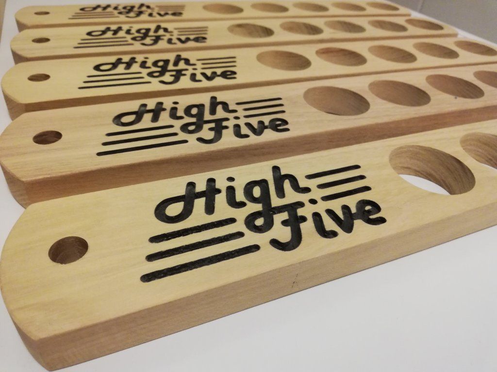 Akátové nosítko na panáky použití