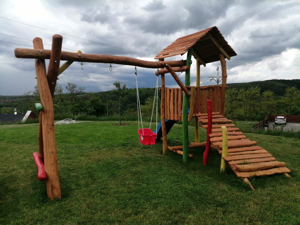 Dětské hřiště akát použití zahrada školka