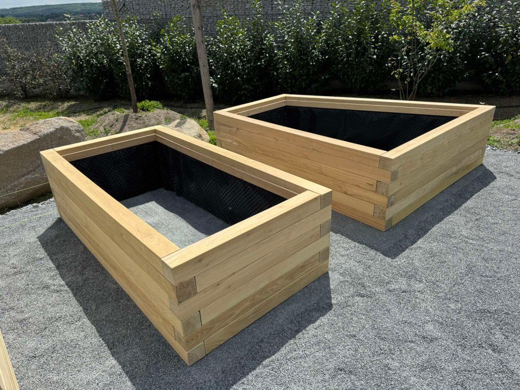 Akátový vyvýšený záhon trámový z masivu
