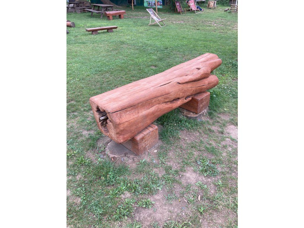 Trámová lavice akát použití ohniště zahrada