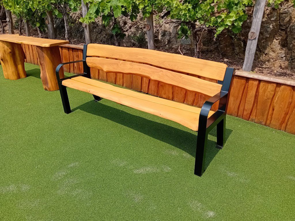 Akátová zámecká lavice dřevo ocel