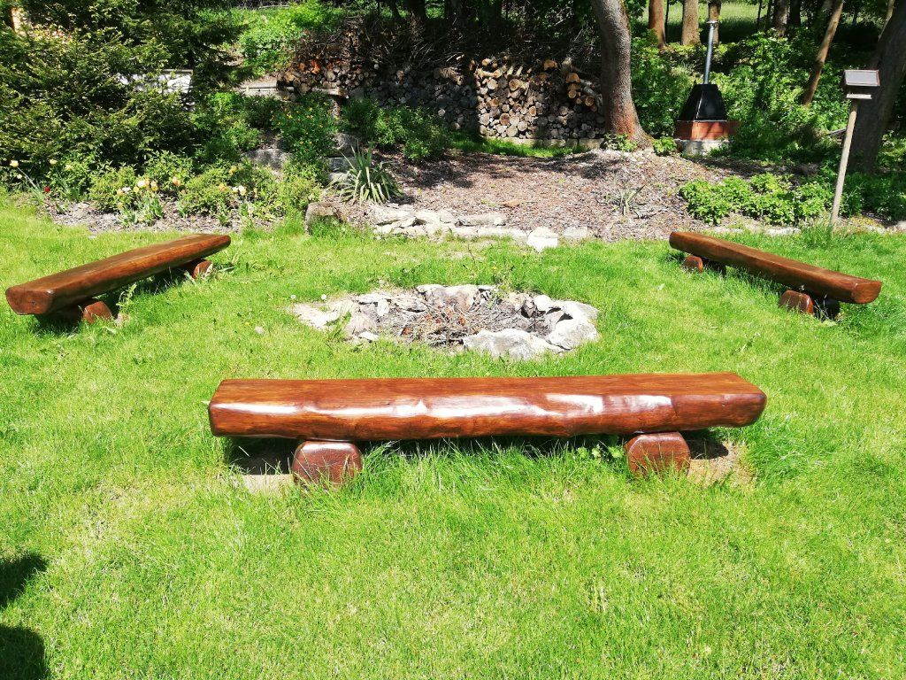 Akátová půlkulánová lavice masiv