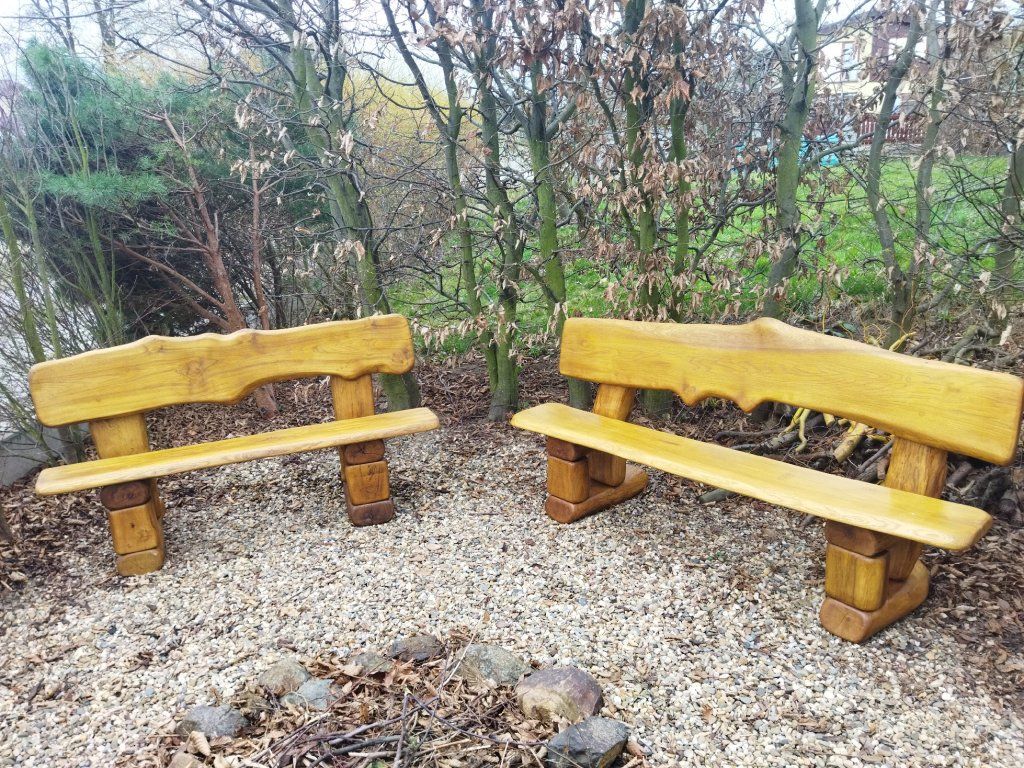 Detail konstrukce akátové lavice